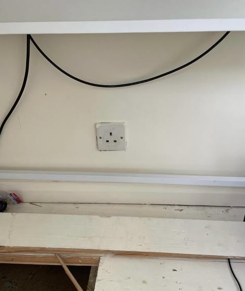 Socket and switch installation
